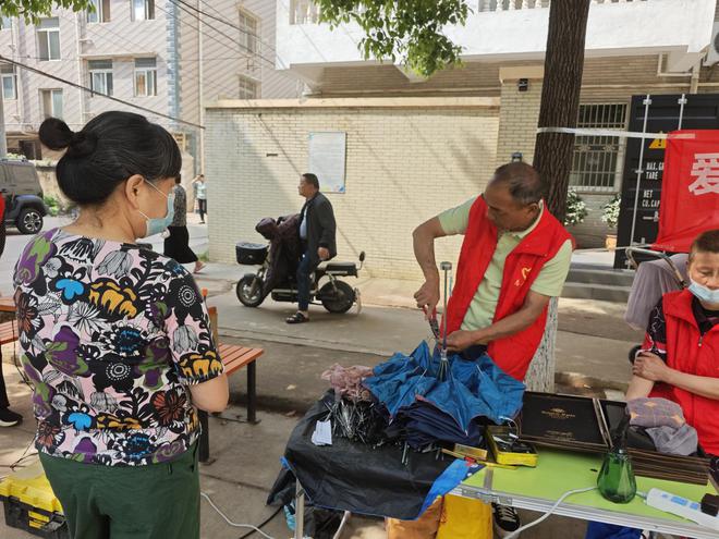 武昌区白沙洲街道佳韵社区开展爱佳合伙人·“佳”守护——便民服务惠民活动