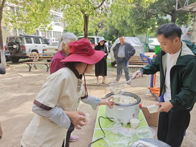 武昌区白沙洲街道佳韵社区开展爱佳合伙人·“佳”守护——便民服务惠民活动