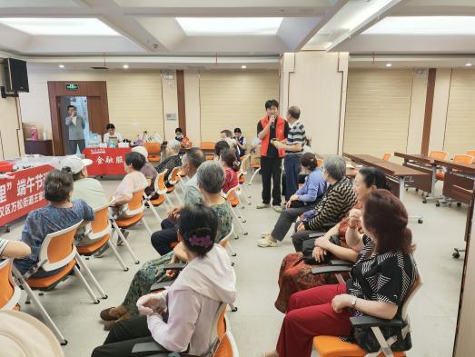 江汉区万松街道王家墩社区开展“清廉裹‘清’”粽·温情暖邻里”端午节活动