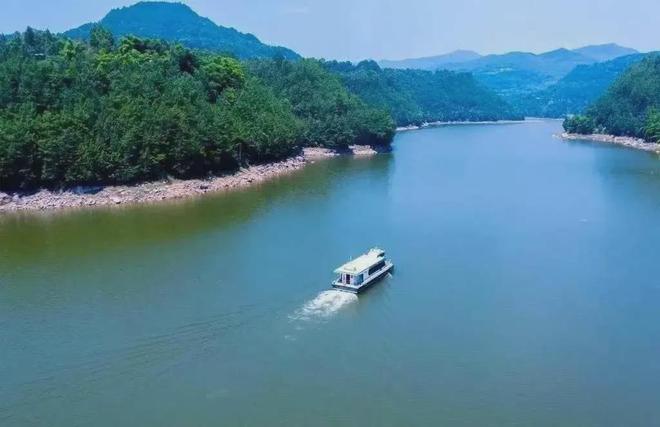 旅行者把目光投向川陕交界的冷门宝藏城市——巴中