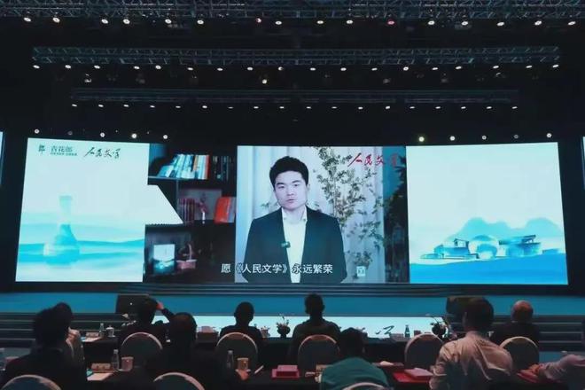 当董宇辉放下文人姿态，“变脸”背后藏着哪些野心？