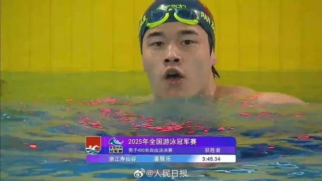 昨晚热搜第一！孙杨赛后久久不忍离去，相差13岁的他们顶峰相会↗