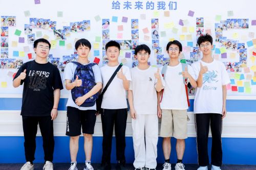 从向往到启程：华科大毕业影像展里的“青春接力”