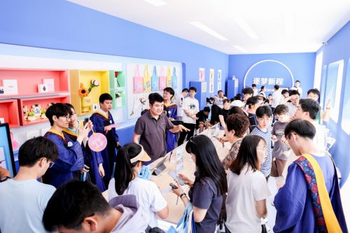 从向往到启程：华科大毕业影像展里的“青春接力”