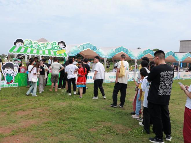 益禾堂闪耀江夏龙舟赛：千杯饮品燃爆夏日激情