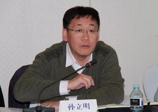 4名厅官被查，2人主动投案