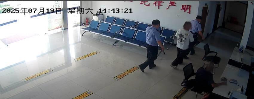 江夏警方成功抓获3名网上在逃人员