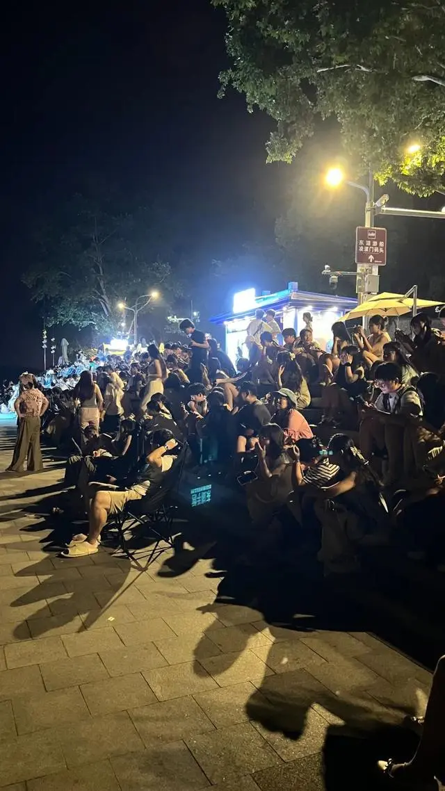 武汉上空现罕见自然奇观，市民纷纷记录