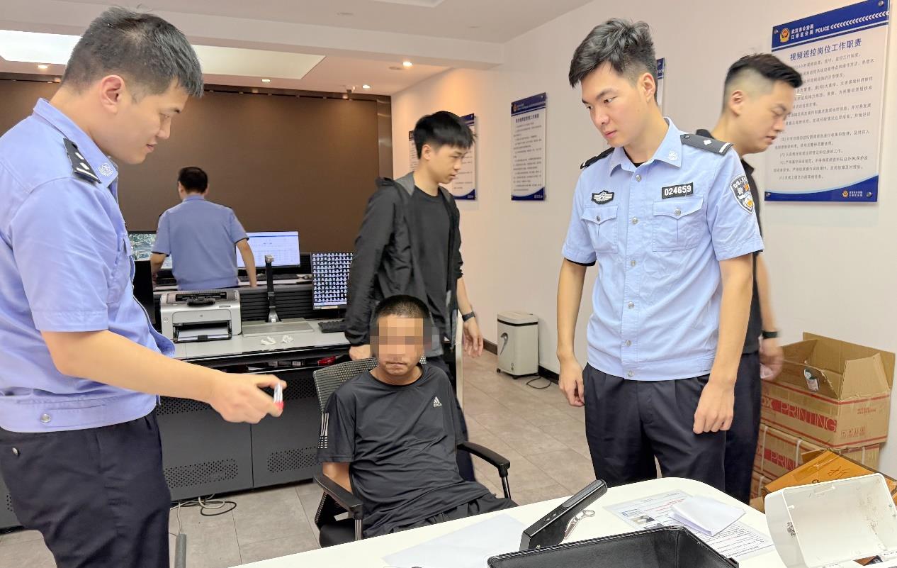 男子沿街推门盗窃多次得手，7天后落网