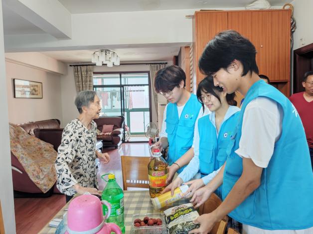 黄鹤楼街道读书社区开展  “银发求知润夕阳·邻里温情享健康”惠民项目