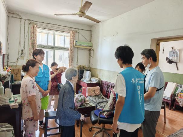 黄鹤楼街道读书社区开展  “银发求知润夕阳·邻里温情享健康”惠民项目