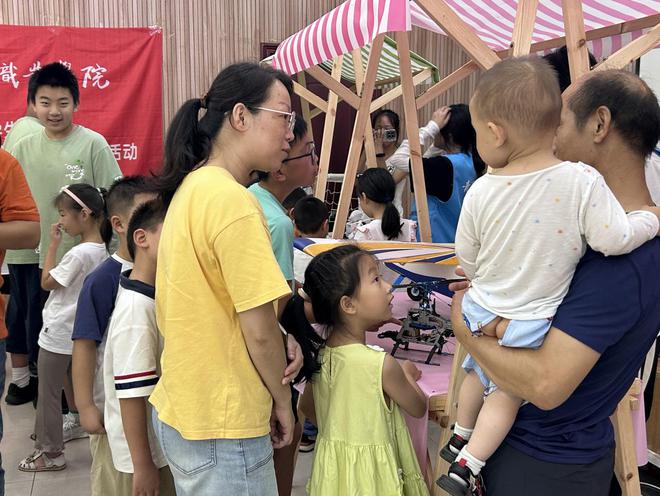 “科技创造·AI引领未来”科技集市嘉年华活动