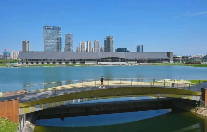 不堆符号不炫技，成都世运会开幕式凭什么“缤纷”出圈？
