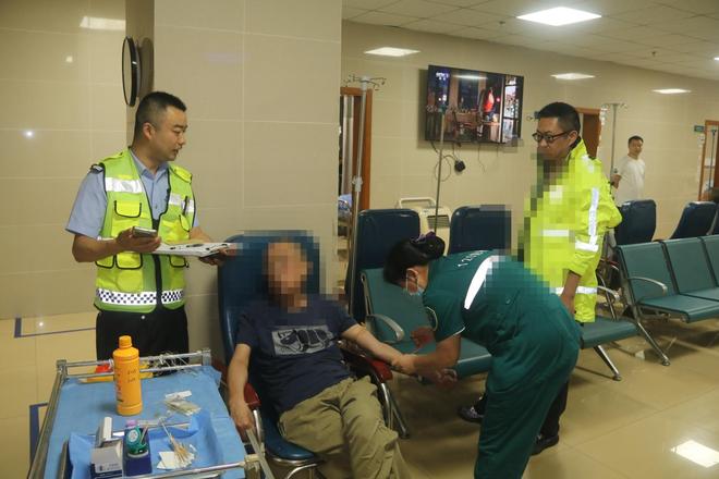89岁老人买菜被撞骨折，57岁男子酒驾被查