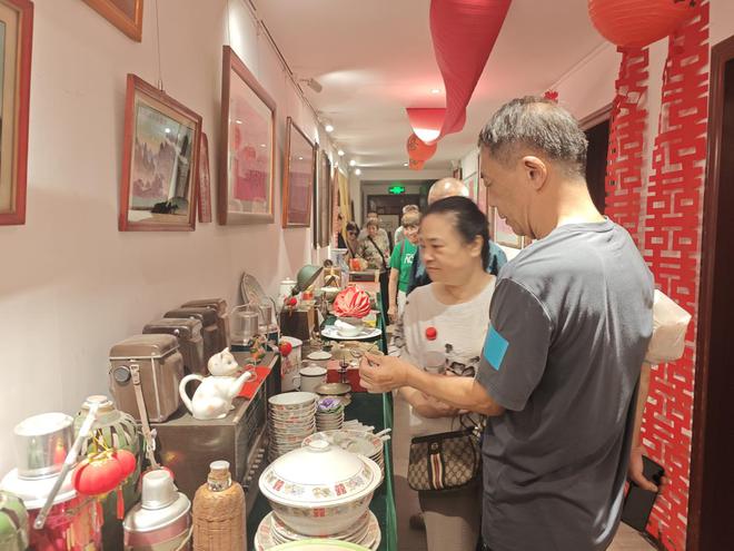 武昌区黄鹤楼街道花堤社区 “回忆峥嵘岁月·牢记历史使命”服务活动